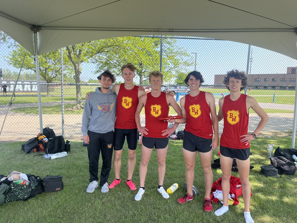 BWEaglesTrack's tweet photo. 4x800 qualifies to next weeks Regional Championship! 2nd best in school history! @caleborland @EliLengl @BrodyChappy157 @EmilStanford #proudcoach @BigWalnutEagles https://t.co/JbsaHsPTpG