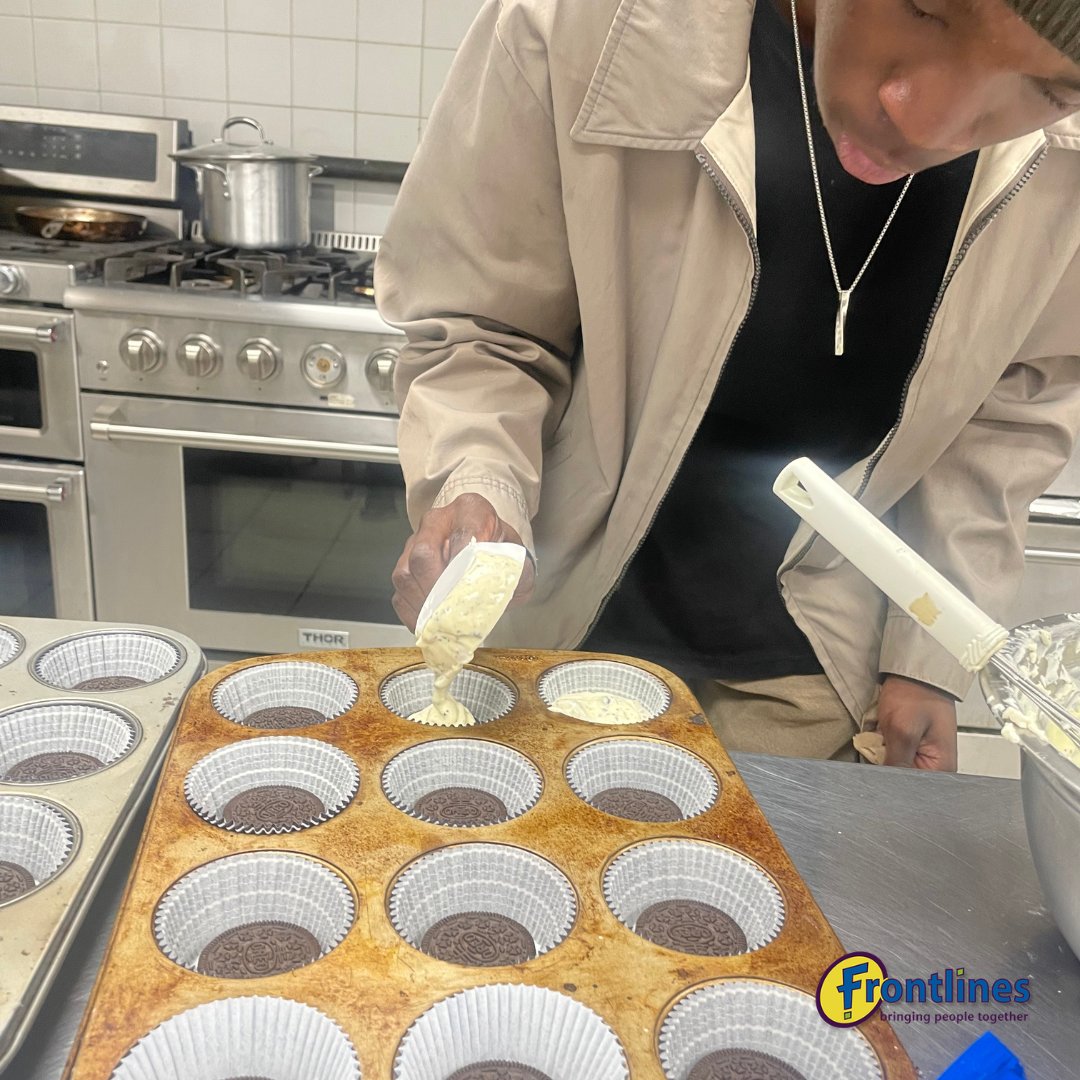 frontlinesto's tweet image. We had our teens in our WOMP program bake Oreo cheesecake cupcakes. If you are a teen and you have a interest in culinary skills training, visit our website and register now for our Whats On My Plate program. 

#torontoculinary #torontoyouth #torontochef #torontocook