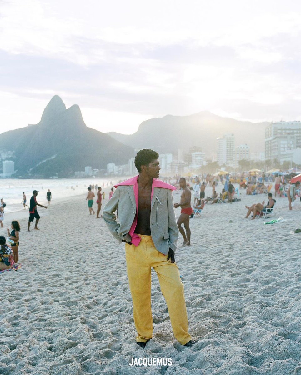viewsfrance's tweet photo. La nouvelle campagne Jacquemus à Rio de Janeiro 🇧🇷 https://t.co/JIw9Vr6UvV