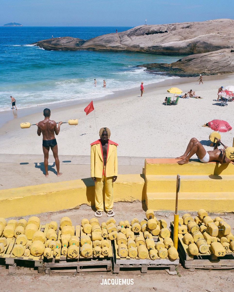 viewsfrance's tweet photo. La nouvelle campagne Jacquemus à Rio de Janeiro 🇧🇷 https://t.co/JIw9Vr6UvV