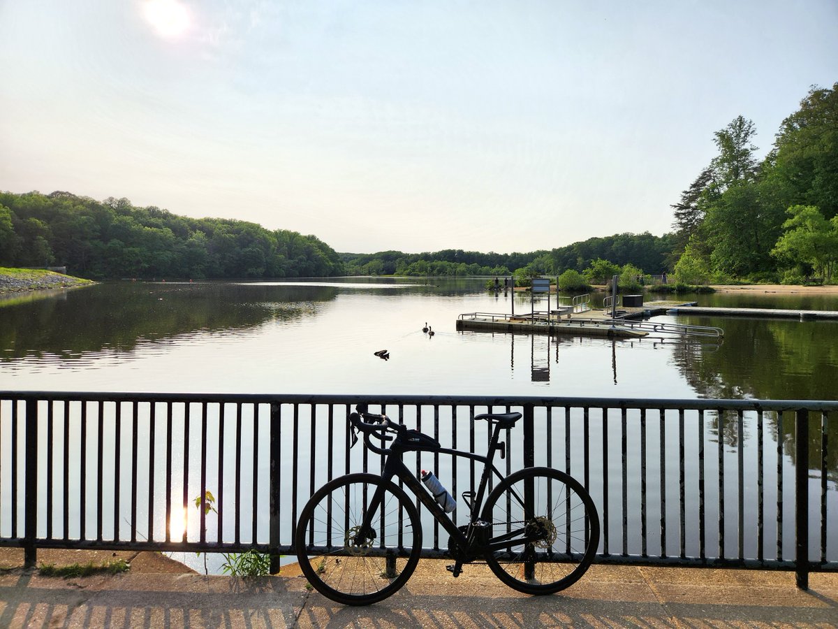 kion's tweet photo. Another really enjoyable 40K ride along the Cross County Trail (with a good mix of paved and gravel surfaces) through the Wakefield Park / Accotink Stream Valley Park / Lake Accotink Park.
🏞️🚴 https://t.co/jNnbL1oFlN