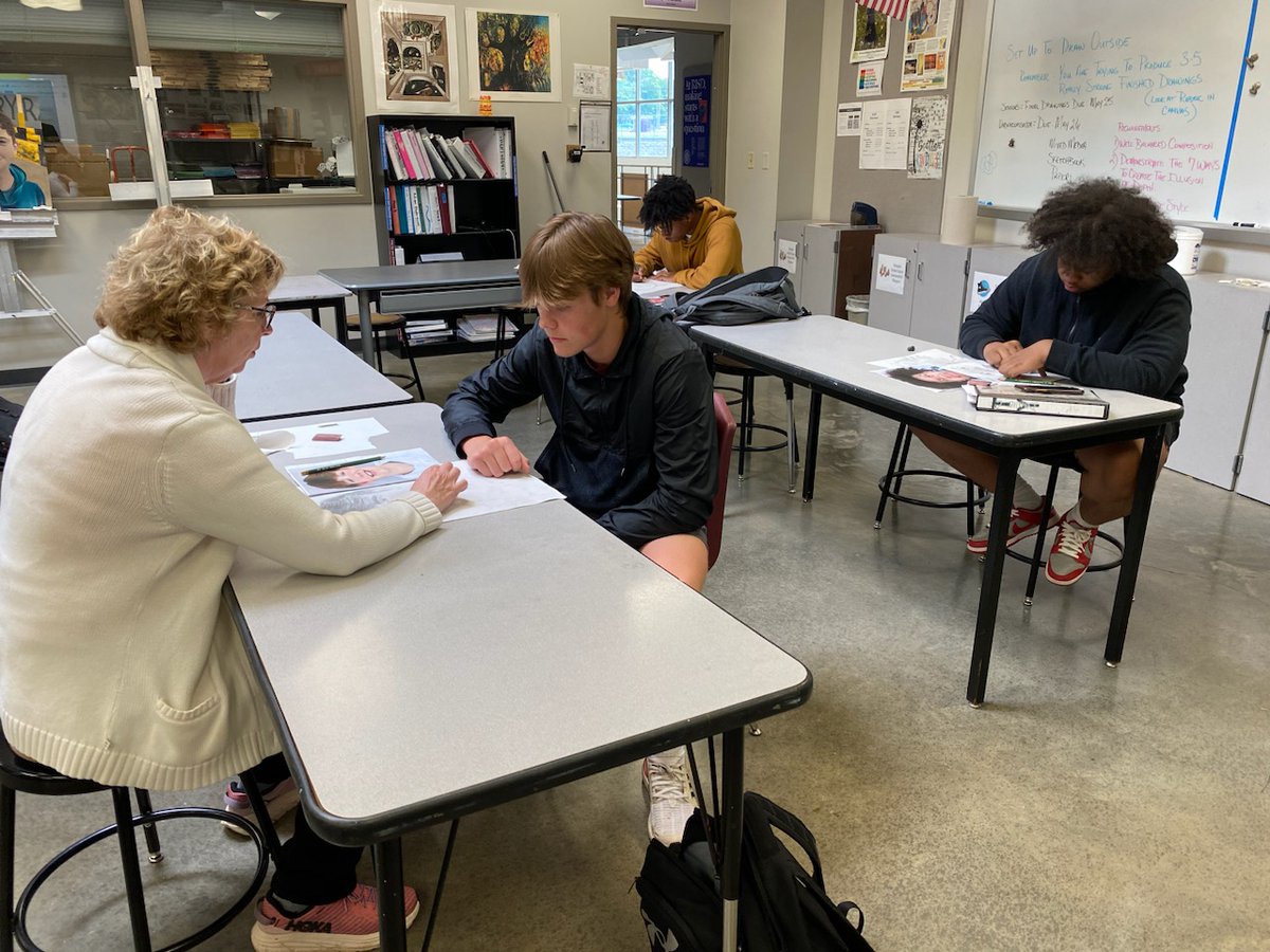 RockwoodSupt's tweet photo. Stopped in at Rockwood Summit High this afternoon and found students hard at work on some various art projects. #SafeFocusedFun https://t.co/cdPzfwq5U9