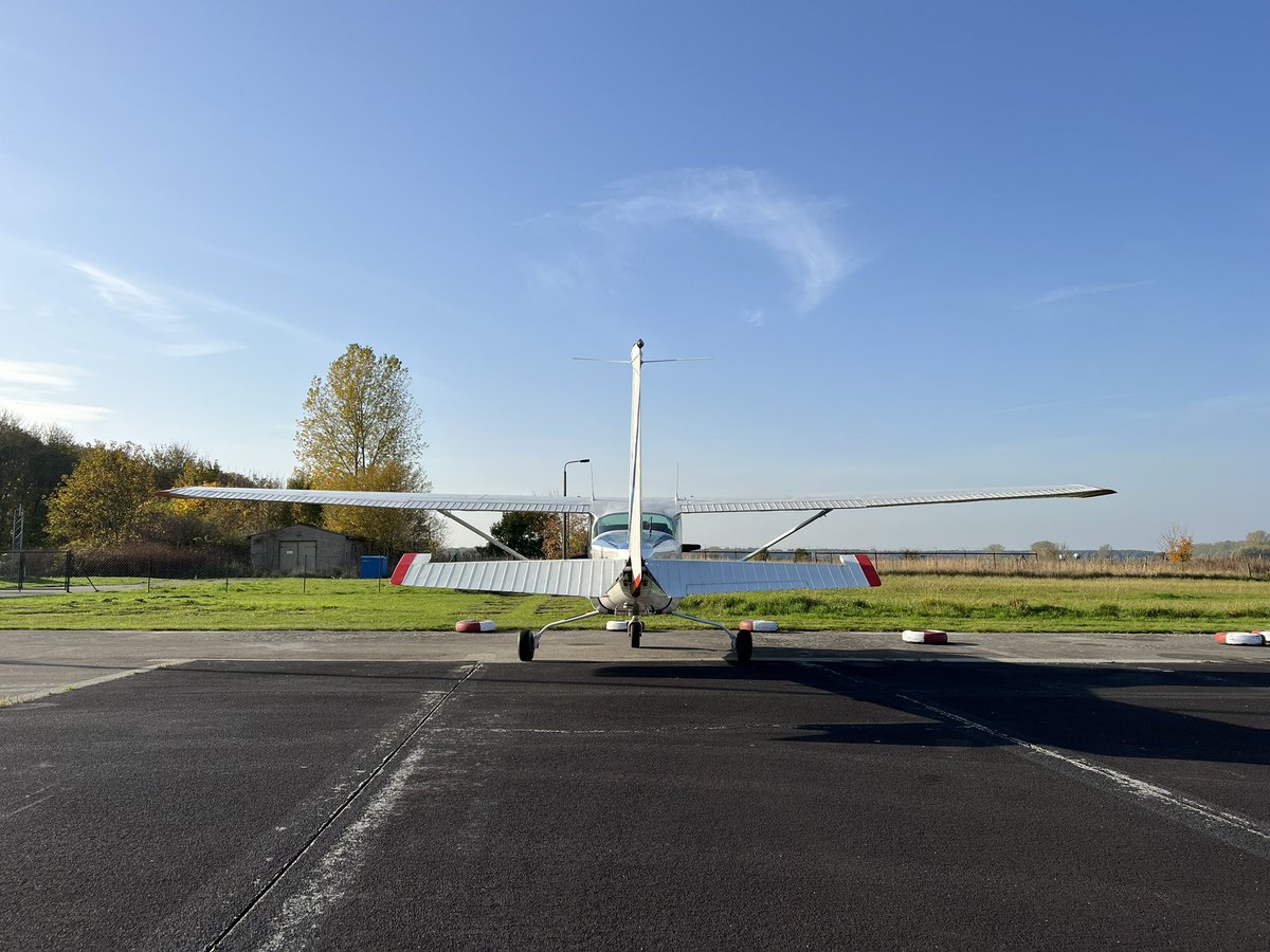 TastusTeron's tweet photo. @Cessna Can’t wait for my new avionics 🥰 #C172RG https://t.co/XE87xBrIz9