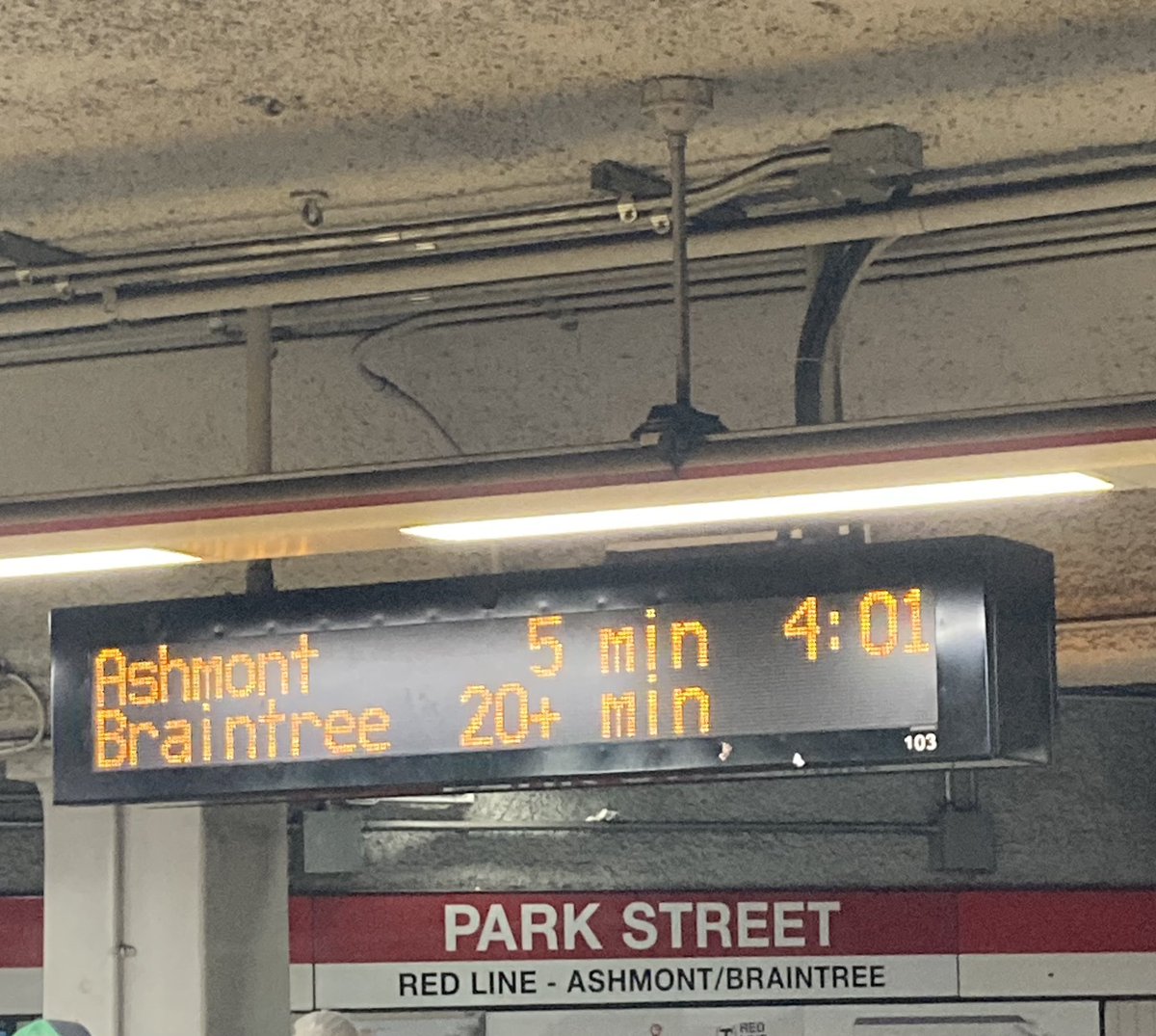 lolMBTA's tweet photo. RT @IN01970: RT @lolMBTA: RT @hamzadawud: RT @fog149: @MBTA @MassGovernor @MassLtGov JusT one simple quesTion for The powers To be here WTF 20 minutes at rush hour #MBTAFAIL #FixtheT #Eng470K https://t.co/hp8EL3voS5