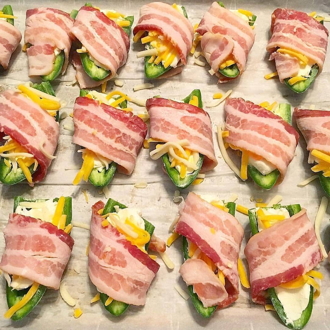 🙋🏻‍♀️ Jalapeños filled with cream cheese and cheddar cheese wrapped in bacon 👌🏻

🙋Don’t forget to Get FREE eBook 🎁📩 '365 Days of Keto low carb recipes' are available.
‌Click the link in below 👇
( beacons.ai/lowcarbjiji/) 👈 

🎥By - fromgoudatogreat 

#ketosis #ketosnacks