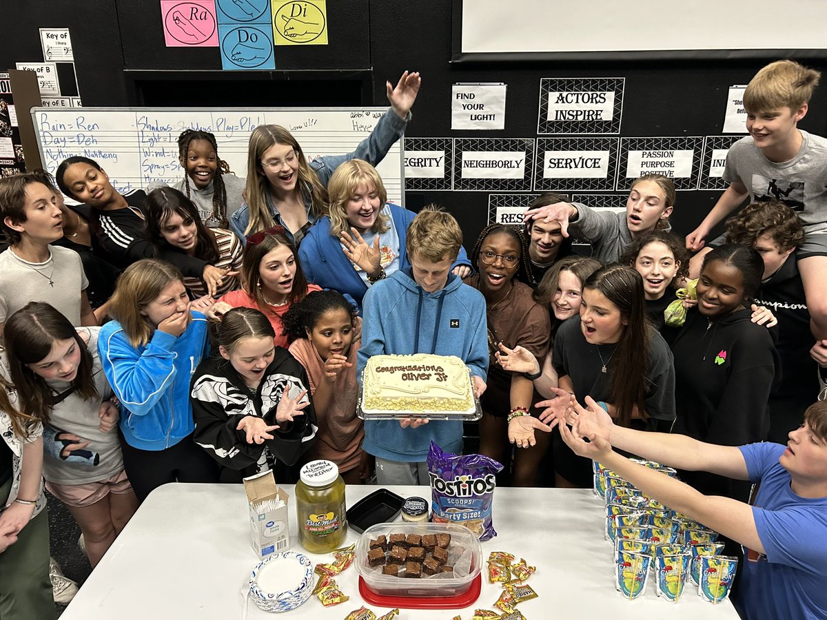 Theatricalteach's tweet photo. Please sir, I want some…more? 
#OliverJr cast party. #MMSMainStageCompany https://t.co/ZqDceAb90x