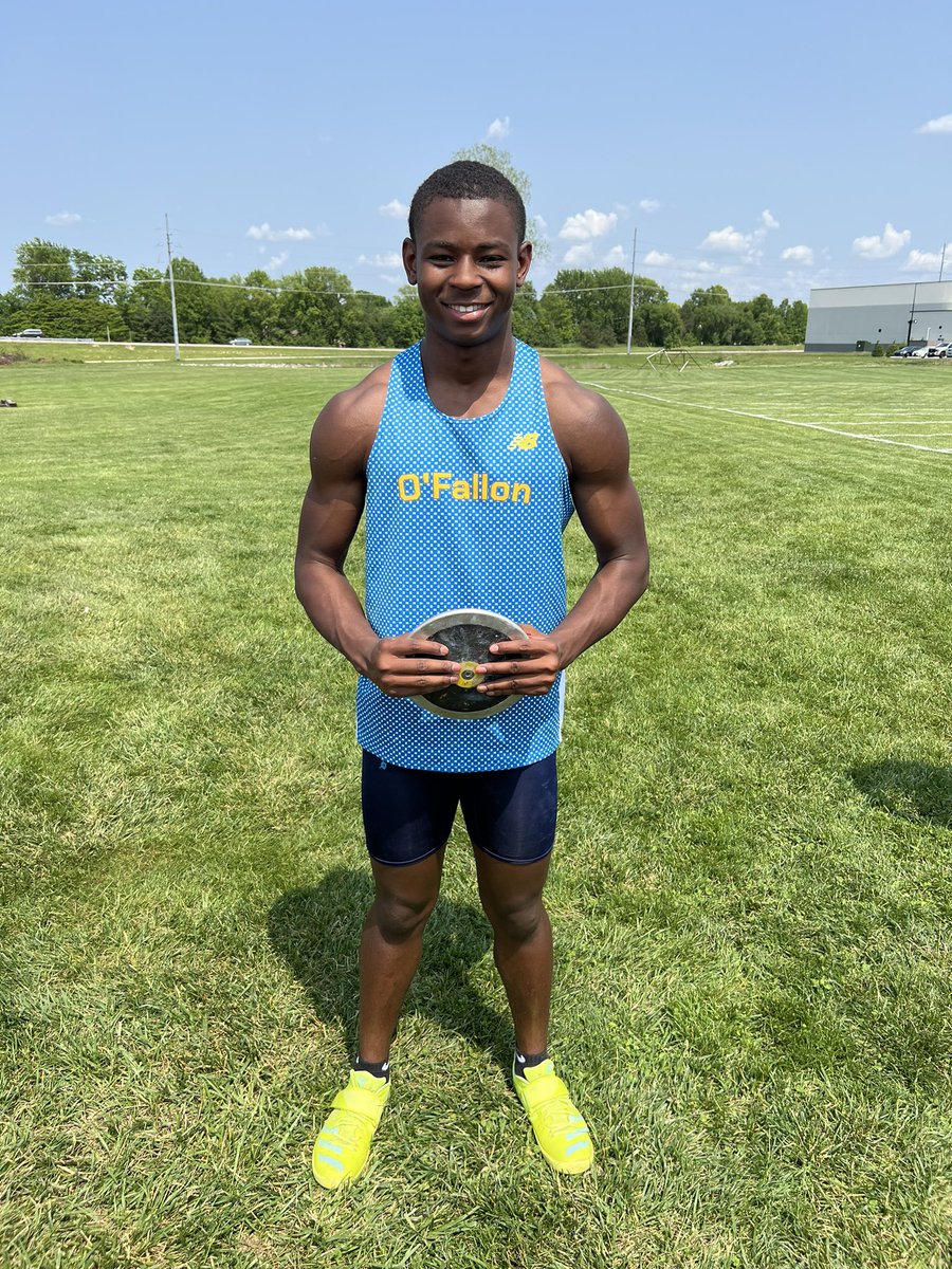 othsboystrack's tweet photo. Senior Chris Brady had a big PR in the discus today and a 9th place finish! Chris has been a leader for our team and he will be missed! Great job today and best of luck in the future, Chris!

41.38 meters https://t.co/FWH8aKAxV5