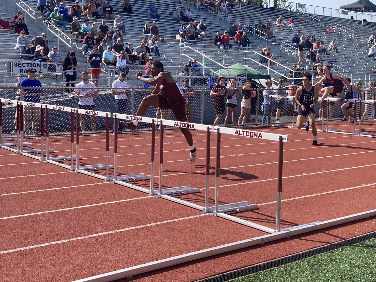 AltoonaAthletic's tweet photo. @altoonatrack Xavier Williams runs away from the pack to win the D6 110 hurdles Championships!! @AAHSStuCouncil @AASDSuper @AltoonaEcho @altoonastrength #AltoonaProud https://t.co/AfbCcEKFAl