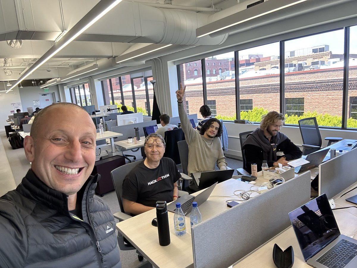 aginsburg's tweet image. The most awesome team @craft_ventures #hackaithon @buzzycompany smashing it out.