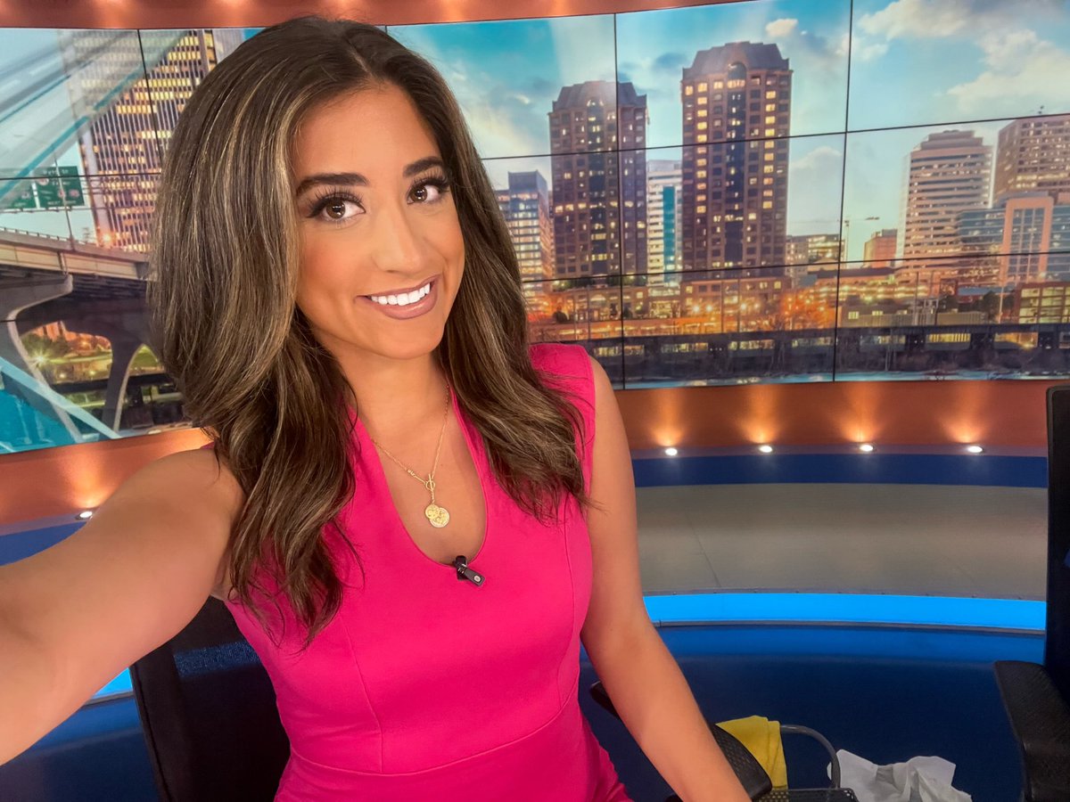 SimoneCuccTV's tweet photo. Whoβs with us today on #FirstAtFour? Long day for meβ¦ Curt is off so Iβm anchoring at 4, 5:30, 6, 10 (Fox) and 11! Plenty of chances to tune in! πΊ @NBC12 https://t.co/o5b0EREG9M
