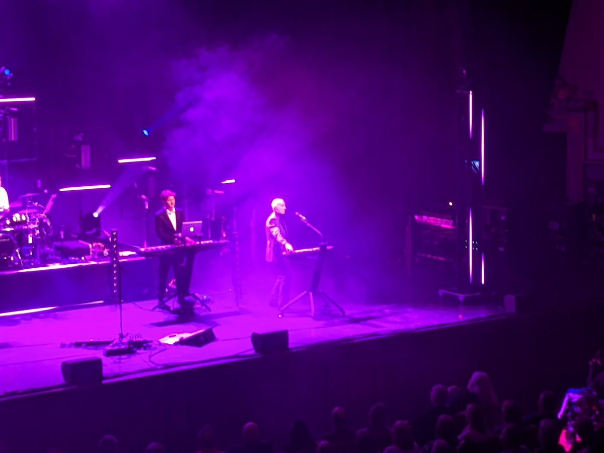 The shape and the power of the voice - in strong low tones <a href="/midgeure1/">midge ure💙</a>