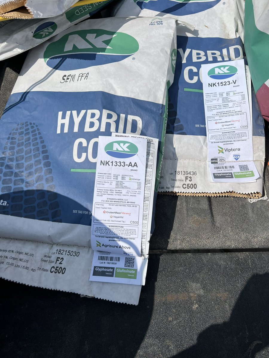 Last of the plot planting for #plantNK23 ! But now it’s time to watch the new @NKSeeds corn hybrids #grow23! 🙌🏻🌽🎉  Thank you to @CountryPartner for the partnership! @MikeEgger6 @farmerbart