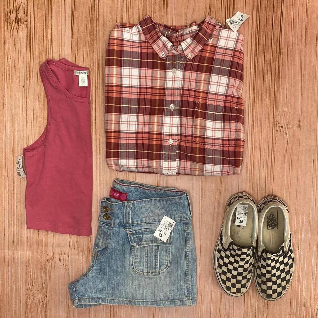 OOTD🍓🌺

DM us to buy now and pick up later☺️❕ instagr.am/p/CsXcN3tRNiH/