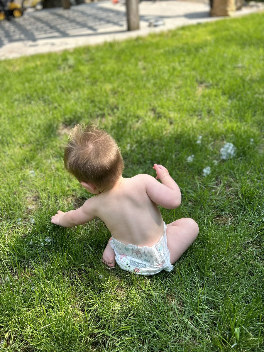 MrsKMommyandMe's tweet photo. Remembered today that outside learning doesn’t always need a fancy plan, gave the boys a bucket &amp; some bubbles today. 5 yr old asked many questions I have never considered relating to science, math, and English language. Baby was so enchanted #backyardlearning #outdooradventures https://t.co/mkbasrtIhr