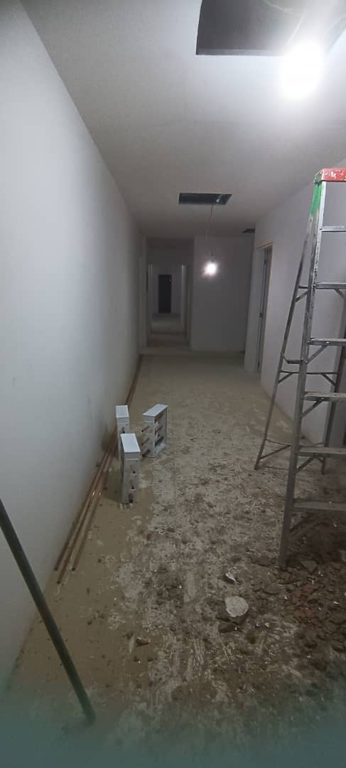 fundeeh's tweet photo. Garantizando la recuperación de nuestros centros de salud la @fundeeh, inspeccionó  El Hospital José Gregorio Hernández, ubicado en la avenida principal La Laguna de Catia, sector Los Magallanes, donde se está remodelando el área de Emergencia adulta y pediátrica.@NicolasMaduro https://t.co/ATLrI3H5ew
