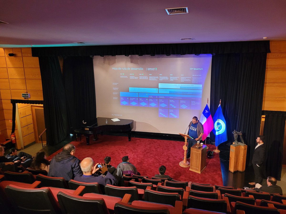 eduardoquirozCL's tweet photo. Increíble la charla sobre #ComputaciónCuántica de @jpsoto.
Conclusiones, además, muy alentadoras para Chile si se unen concretamente @min_ciencia , industria y Academia. 
Muchas gracias a los asistentes y a los que se conectaron al streaming YouTube. 
#CharlasCientíficasDeMayo https://t.co/Sqv1ZzExEq