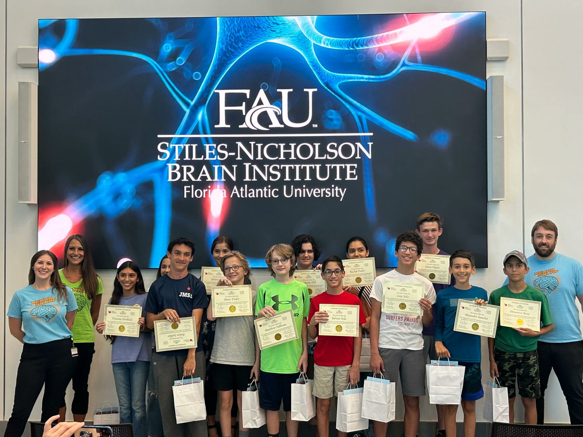 🎓🧠 Exciting news! Our middle school students have graduated from the NeuroExplorers Program and become Jr. Neuroscientists! 🌟👩‍🔬👨‍🔬 

#Neuroexplorers #JrNeuroscientists #Graduation #PassionForScience