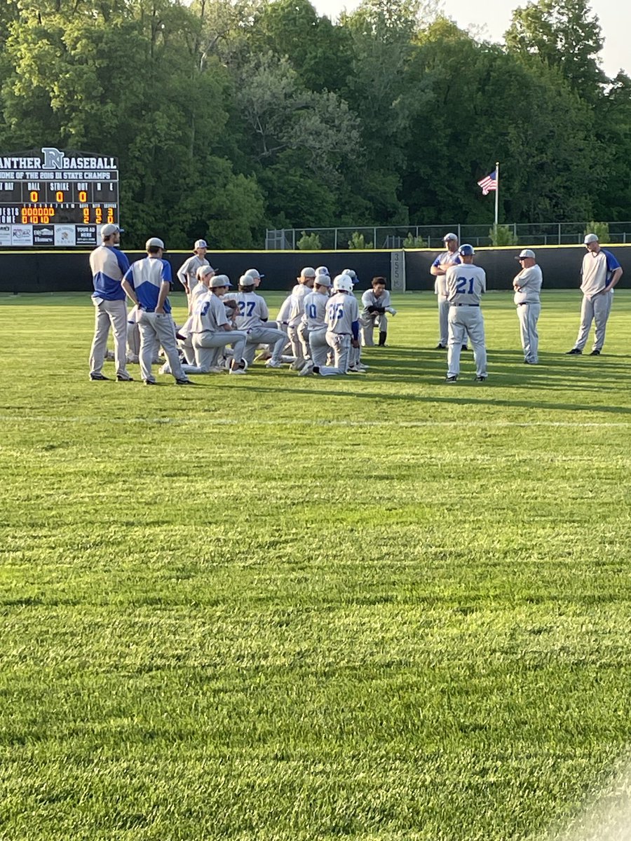 sebgridlock's tweet photo. Tight game. End of a season is always tough.  Best wishes to ⁦⁦@hdvBaseball⁩ Seniors! https://t.co/57m0NuOF5x