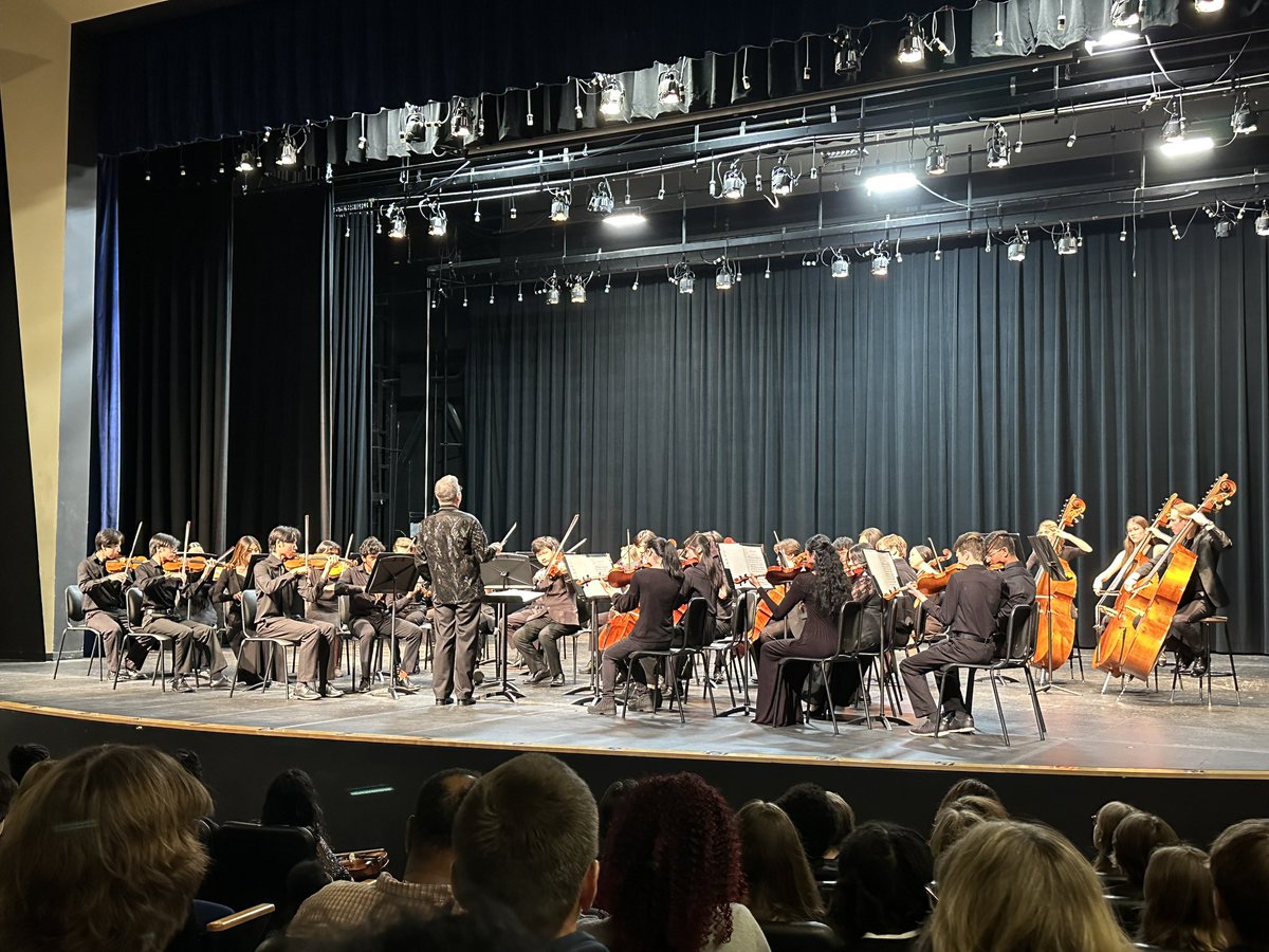 MHSOrchParents's tweet photo. MHS Symphonic Orchestra🎼🎻 https://t.co/Q7o0rnxY7b