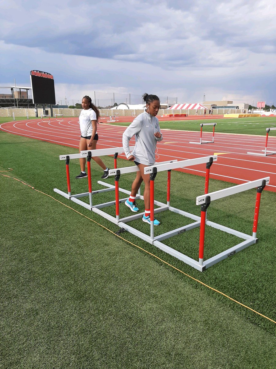 TriCAthletics's tweet image. Our @NJCAAXCTF National Qualifiers getting ready in Hobbs,NM!