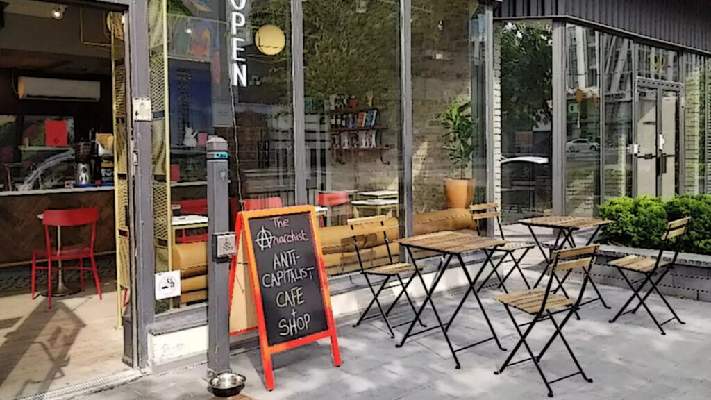 AlertaMundoNews's tweet photo. 🇨🇦 | CANADÁ: La cafetería The Anarchist de Toronto, que abrió como "espacio comunal anticapitalista y anticolonial", tenía como lema “Pagá lo que puedas”, cerró sus puertas después de un año de la apertura que se realizó en marzo de 2022. 

Su propietario, Gabriel Sims-Fewer, anunció el cierre debido a falta de fondos y dificultades para mantener el negocio.