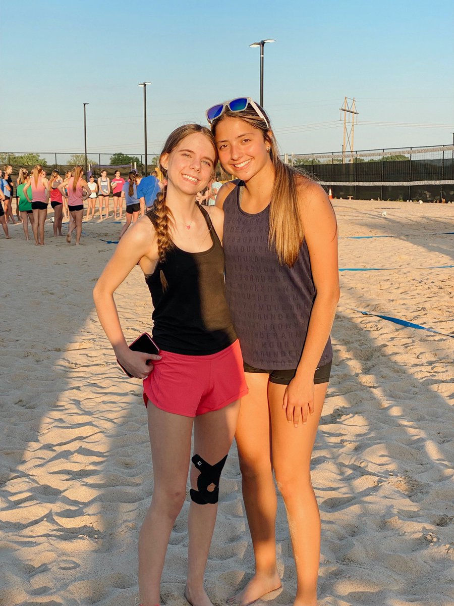 First week of sand for the 2023 season!Started off strong winning both our games by more than 15 every set! Excited to keep working and get ready for our BNQ!🗣️