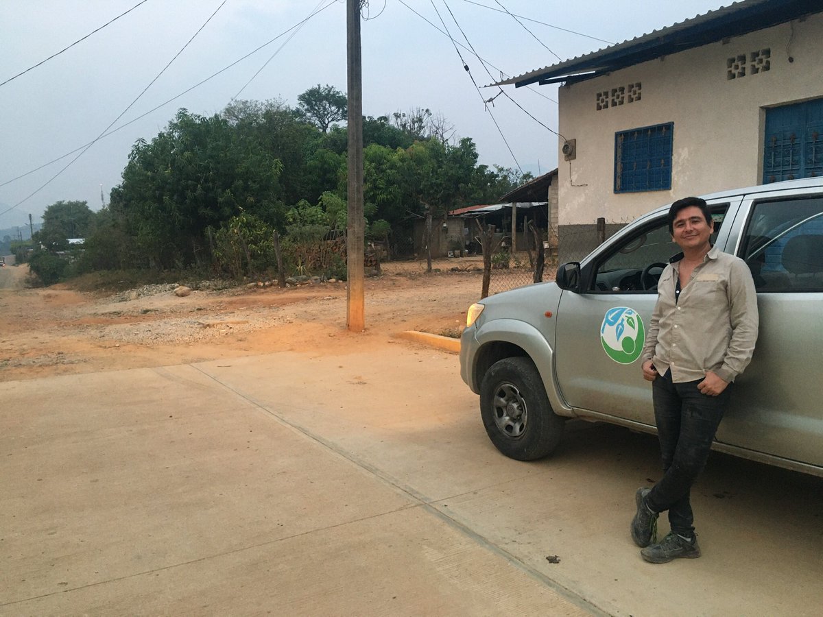 LuisLeyG's tweet photo. Justo quería mostrarles que me ensucio chido y qué soy entrón, pero no se nota 😞 … #Ecotecnias #TVNC https://t.co/mz3RH4L2Jf