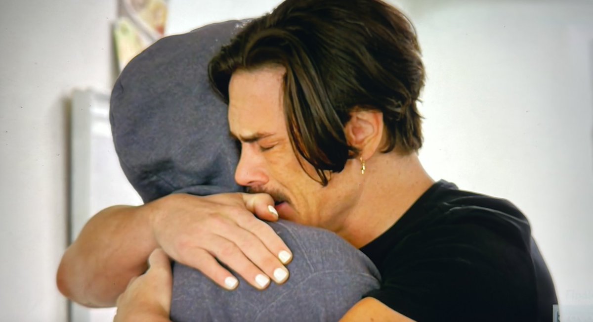 The fact that Sandoval was more genuinely apologetic to Schwartz than to Ariana, that shows you the type of 🗑️ he is .. #pumprules