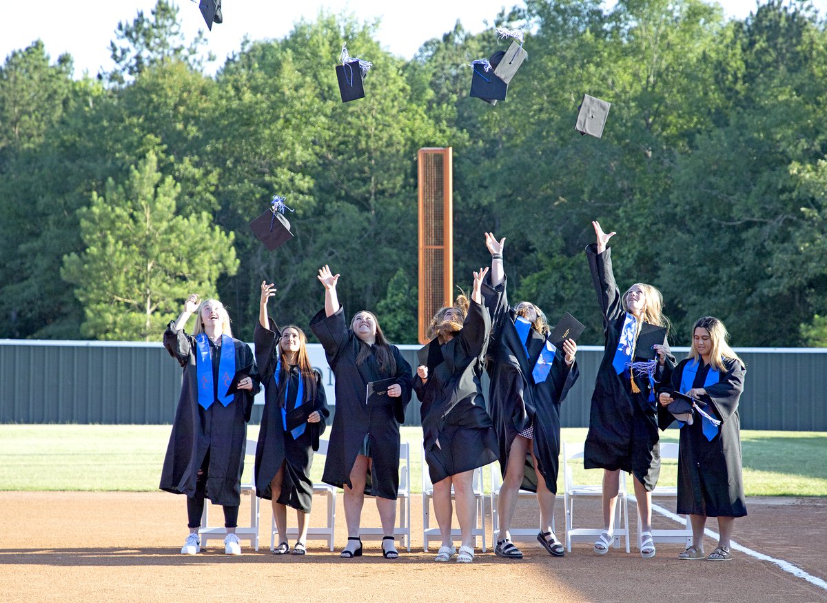 ACAthletics's tweet photo. THEY WERE A LITTLE BUSY: The Lady 'Runner softball team missed Saturday's Angelina College Commencement ceremony (they were busy winning regionals), so the college on Wednesday held a special ceremony on the diamond. Congrats to all seven graduates. @angelinacollege @ACRunnersSB https://t.co/7oTg6TwDvB