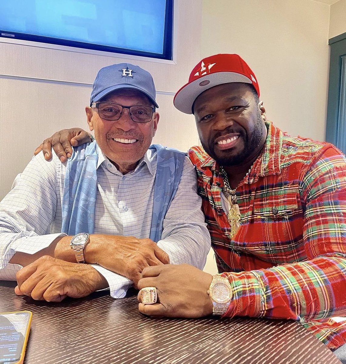 👀Look at Big @mroctober and little Curtis Jackson, it’s hard to shine with all the talent in the Jackson blood 🩸 line. #bransoncognac #lecheminduroi