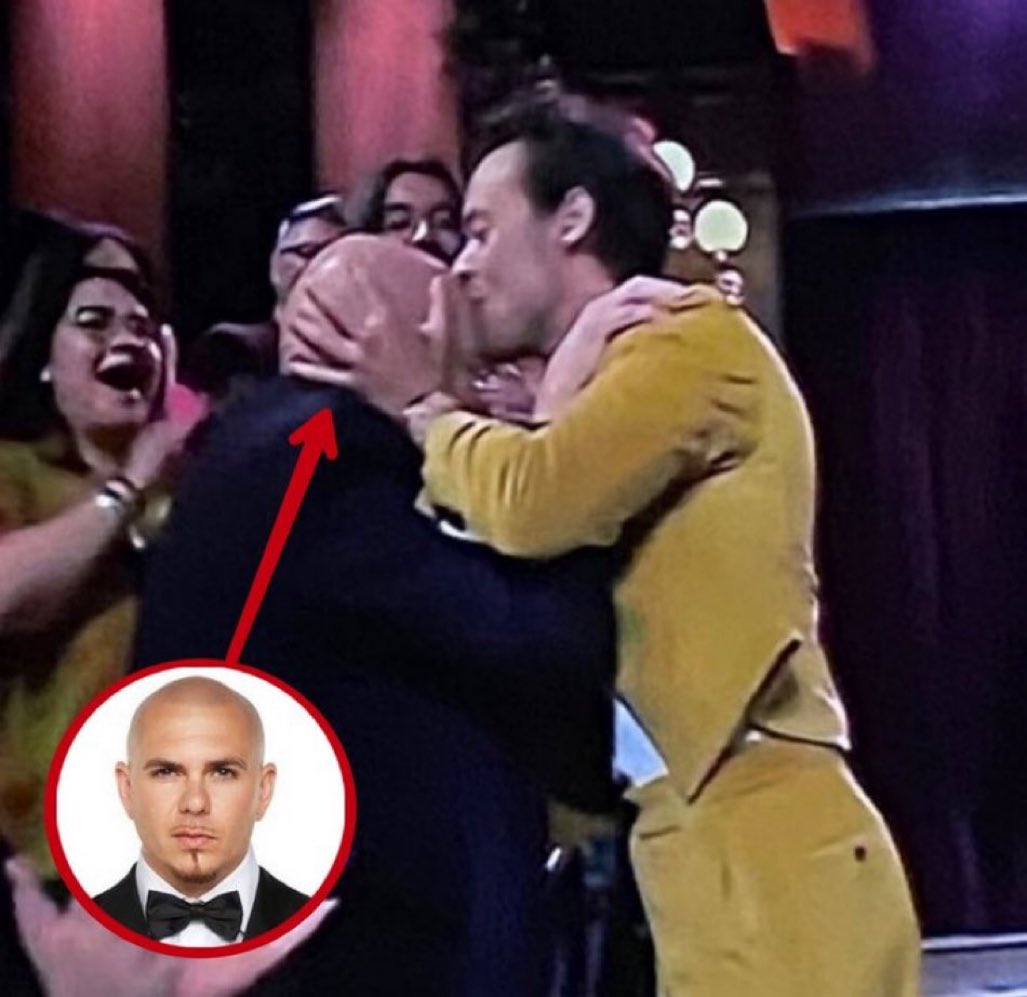 📲 ||  RECENT HARRY STYLES KISSING PITBULL 2023