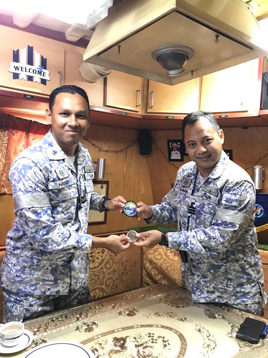 18 Mei 23; Alhamdulillah kunjungan hormat oleh Pegawai Memerintah KD TODAK ke atas Pegawai Memerintah KD HANDALAN selesai dilaksanakan.

#VenomCrew3511
<a href="/tldm_rasmi/">Royal Malaysian Navy</a>
<a href="/Mawilla_1/">MAWILLA 1</a>
<a href="/todak3506/">KD TODAK 3506</a>