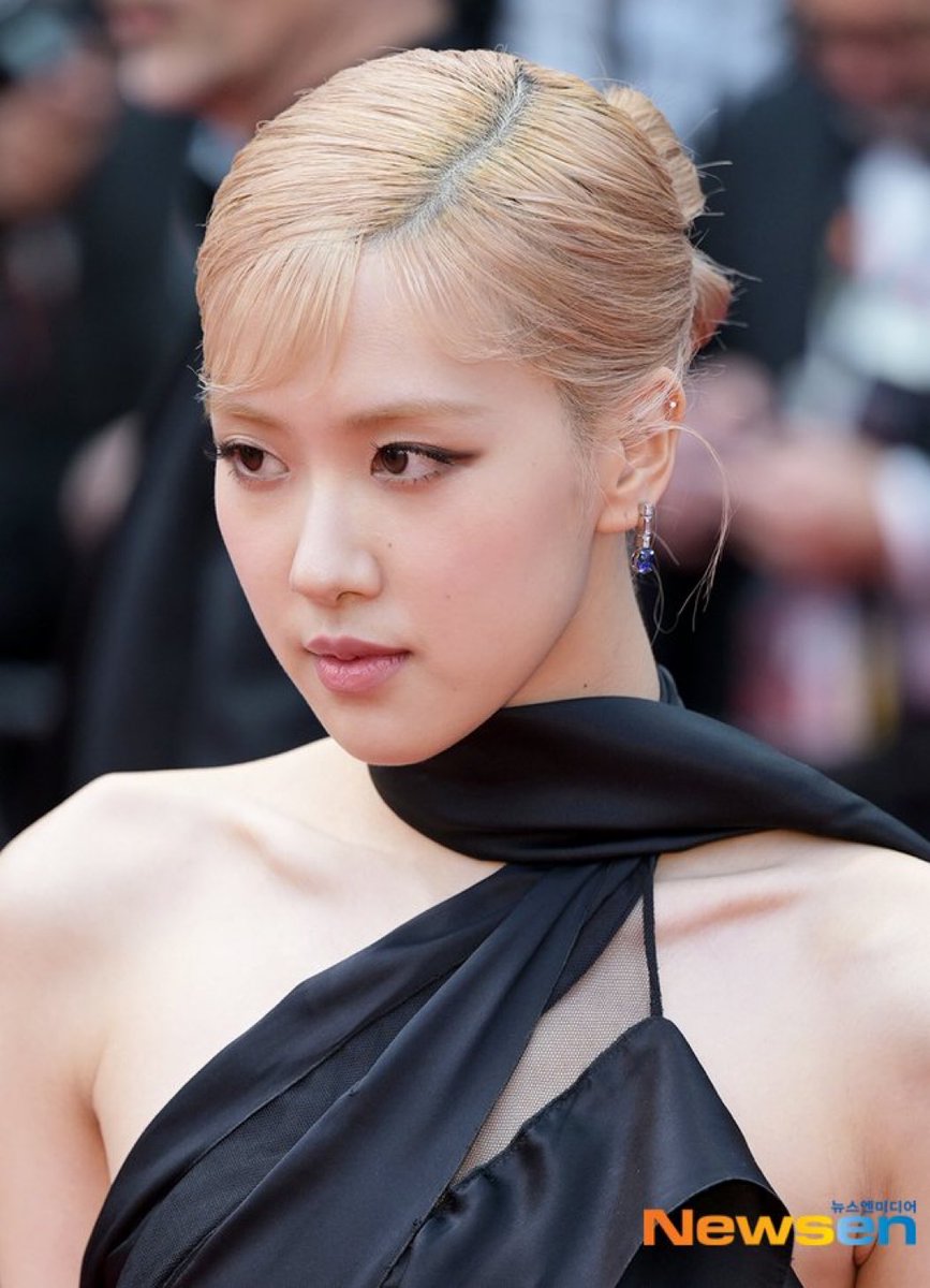 bl-ckpi-k-global-fanbase-on-twitter-blackpink-s-ros-confidence-on