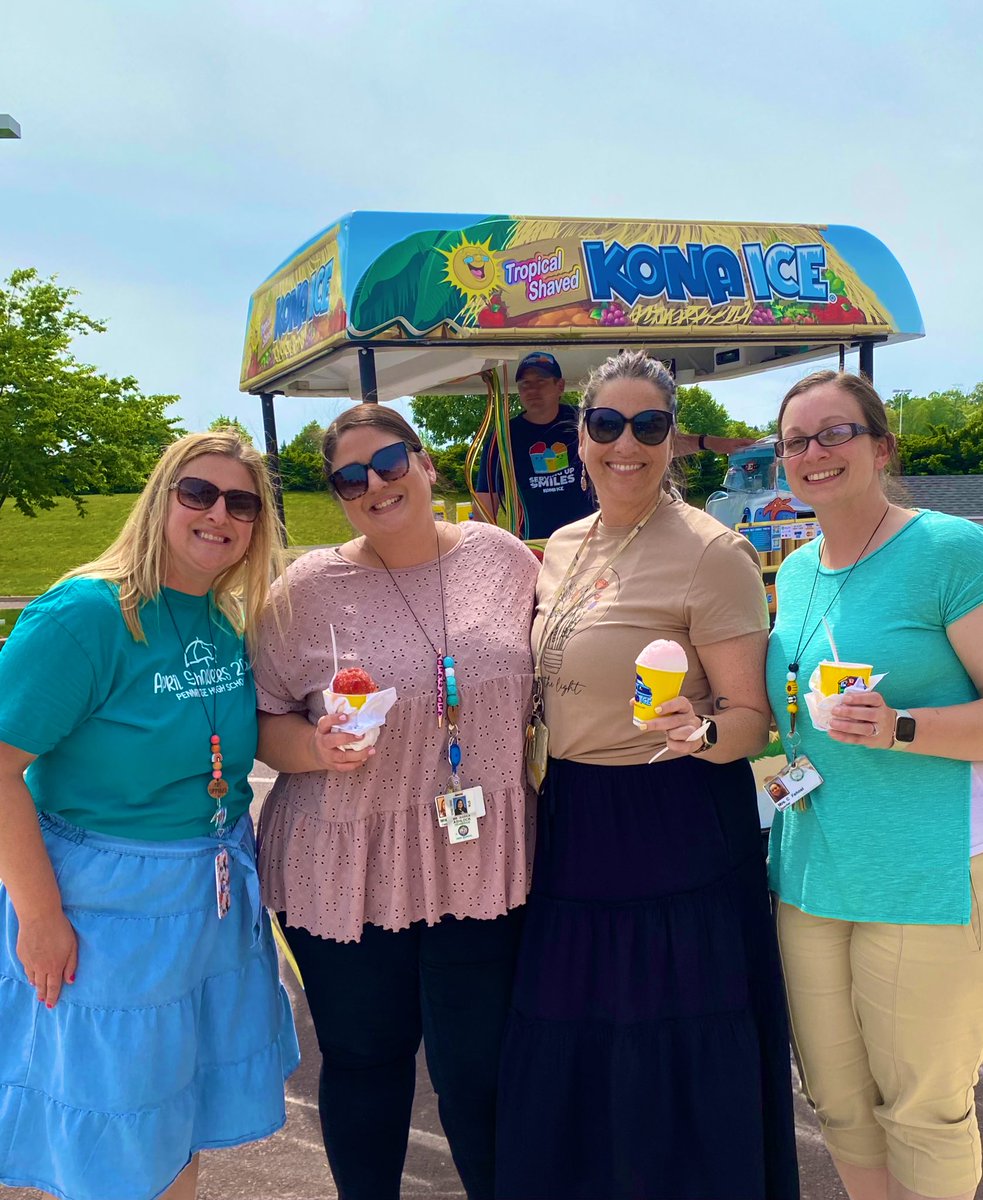 phs_unified's tweet image. End of the year party! So many great memories and fun times this year.