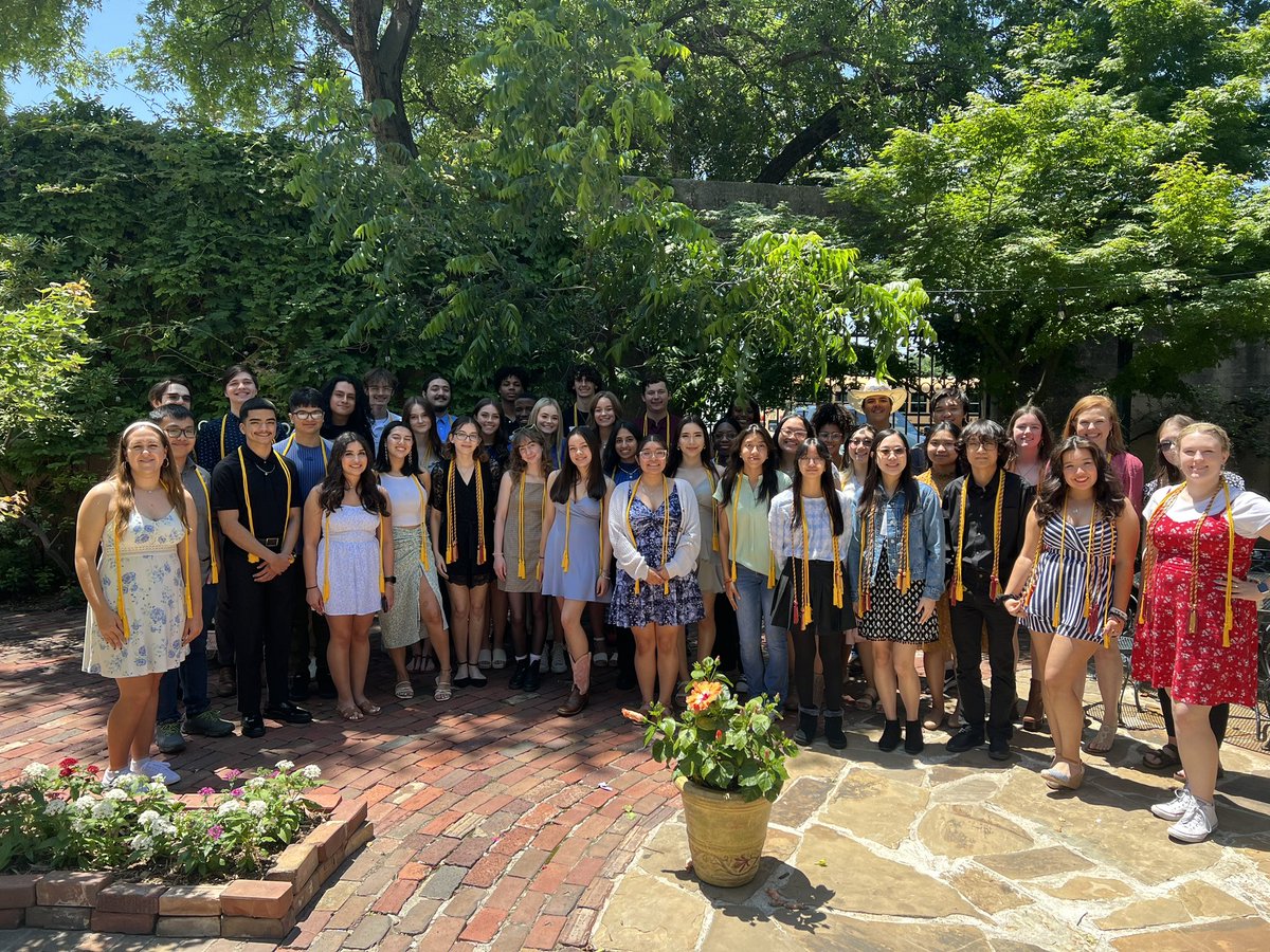 saginawhstx's tweet image. We had a wonderful time celebrating the Top 10% of the SHS Class of 2023 ❤️💛