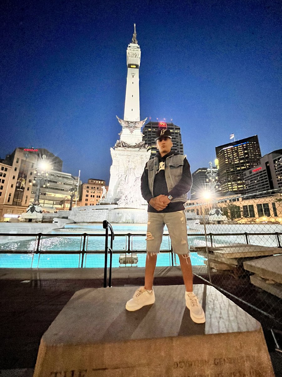 ALPHAisFREE's tweet image. #livingmonumentsindy 
#SeeYouAtVeeCon 
#askgaryvee