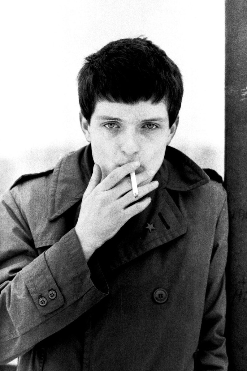 43 years since Ian Curtis took his own life 

18/05/80 - Love will tear us apart