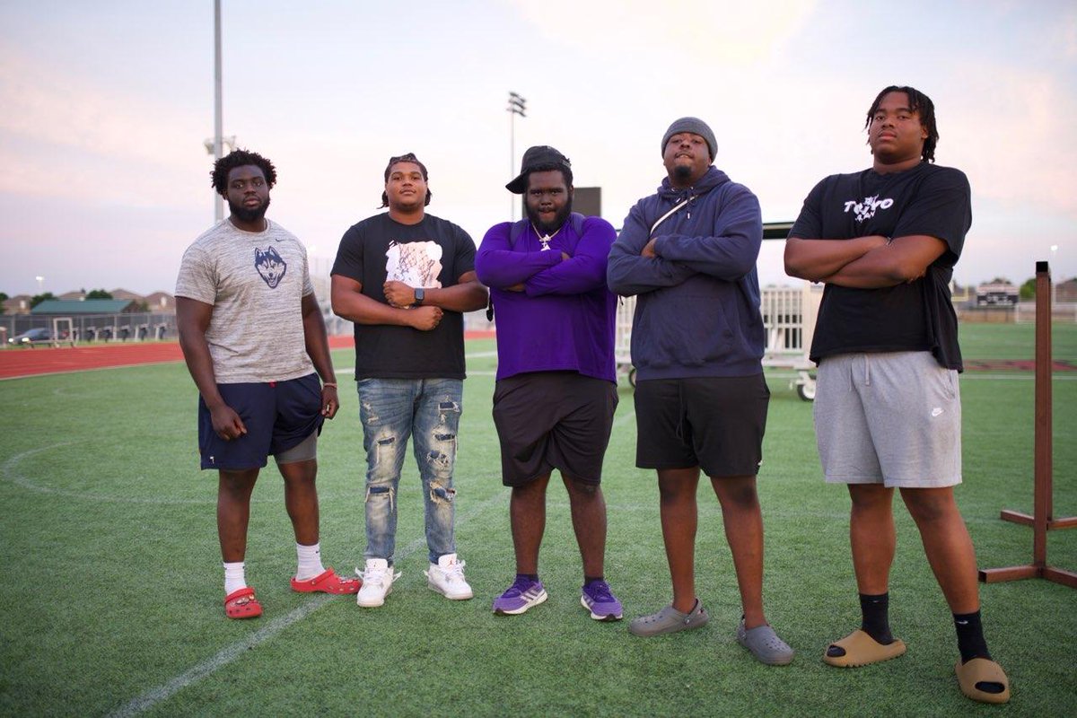 TViewWolves's tweet image. Some of our Alums who are playing big-time college ball out supporting our guys last night at spring game! #Whosenext #WolvesUp