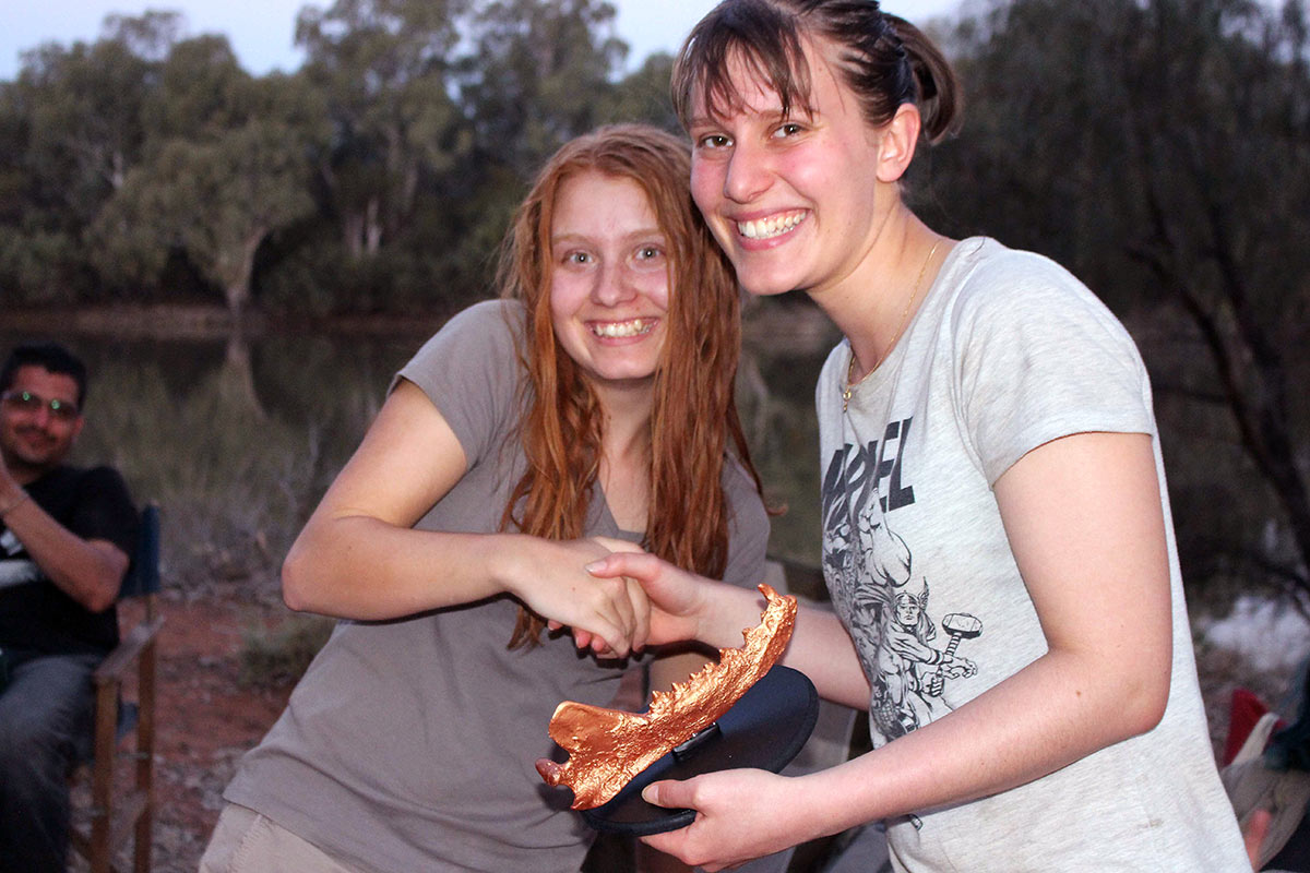 Flinders Palaeontology (@flinderspalaeo) on Twitter photo In years 10-12 in #SouthAustralia? Love #fossils & #adventure? Want to go on a dig with <a href="/Flinders/">Flinders University</a> palaeontologists?
Hurry!!! Applications for the regional & metropolitan 'James Moore Memorial Prizes' close Friday May 26.
#palaeontology <a href="/inspiringSthAus/">Inspiring SA</a> <a href="/SAScience/">SA Science Teachers</a> <a href="/DeadlyScience/">DeadlyScience</a> In years 10-12 in #SouthAustralia? Love #fossils & #adventure? Want to go on a dig with <a href="/Flinders/">Flinders University</a> palaeontologists?
Hurry!!! Applications for the regional & metropolitan 'James Moore Memorial Prizes' close Friday May 26.
#palaeontology <a href="/inspiringSthAus/">Inspiring SA</a> <a href="/SAScience/">SA Science Teachers</a> <a href="/DeadlyScience/">DeadlyScience</a>