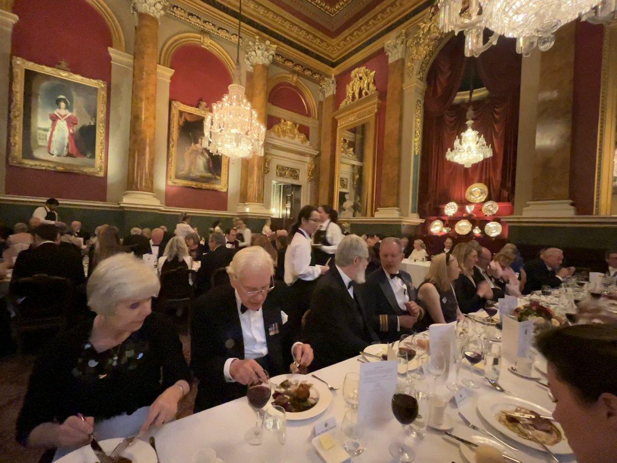 Wonderful evening at Goldsmiths courtesy of Master James @charteredsecsco - great hospitality followed by a wonderful selection of “musical theatre” from talented Opera singers from the Guild Hall School of music.