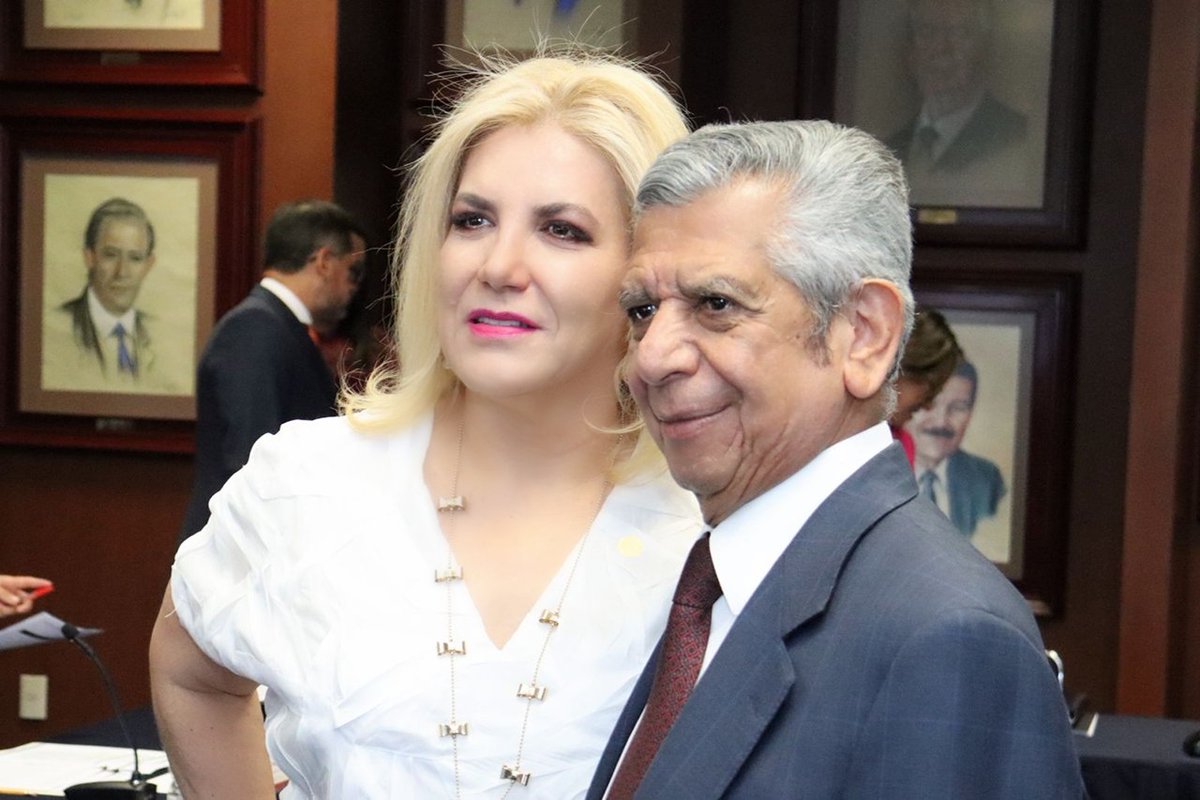 STRCSinaloa's tweet image. Desde la sede de la @SFP_mx, nuestra Titular, Dra. @lupitaramirez75, como Coordinadora Regional Noroeste, participa de la Segunda Asamblea Ordinaria de @ContraloresMX junto a sus homólogos estatales y predidida por el Secretario, Mtro. Roberto Salcedo.

@rochamoya_ 
@sinaloagobmx