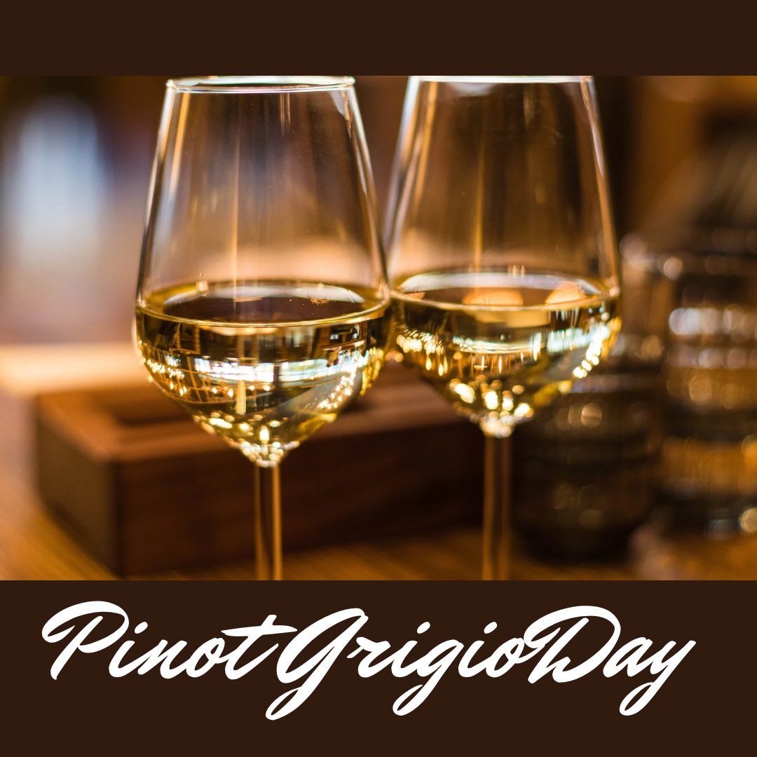 Happy #PinotGrigioDay! Celebrate this mutation of #PinotNoir - which is also known as #PinotGris - by cracking open a bottle to pair with a white meat or #seafood dish that has lemon 🍋, orange 🍊, peach 🍑, or apricot flavors!

#americanwinesociety #wine #fruit