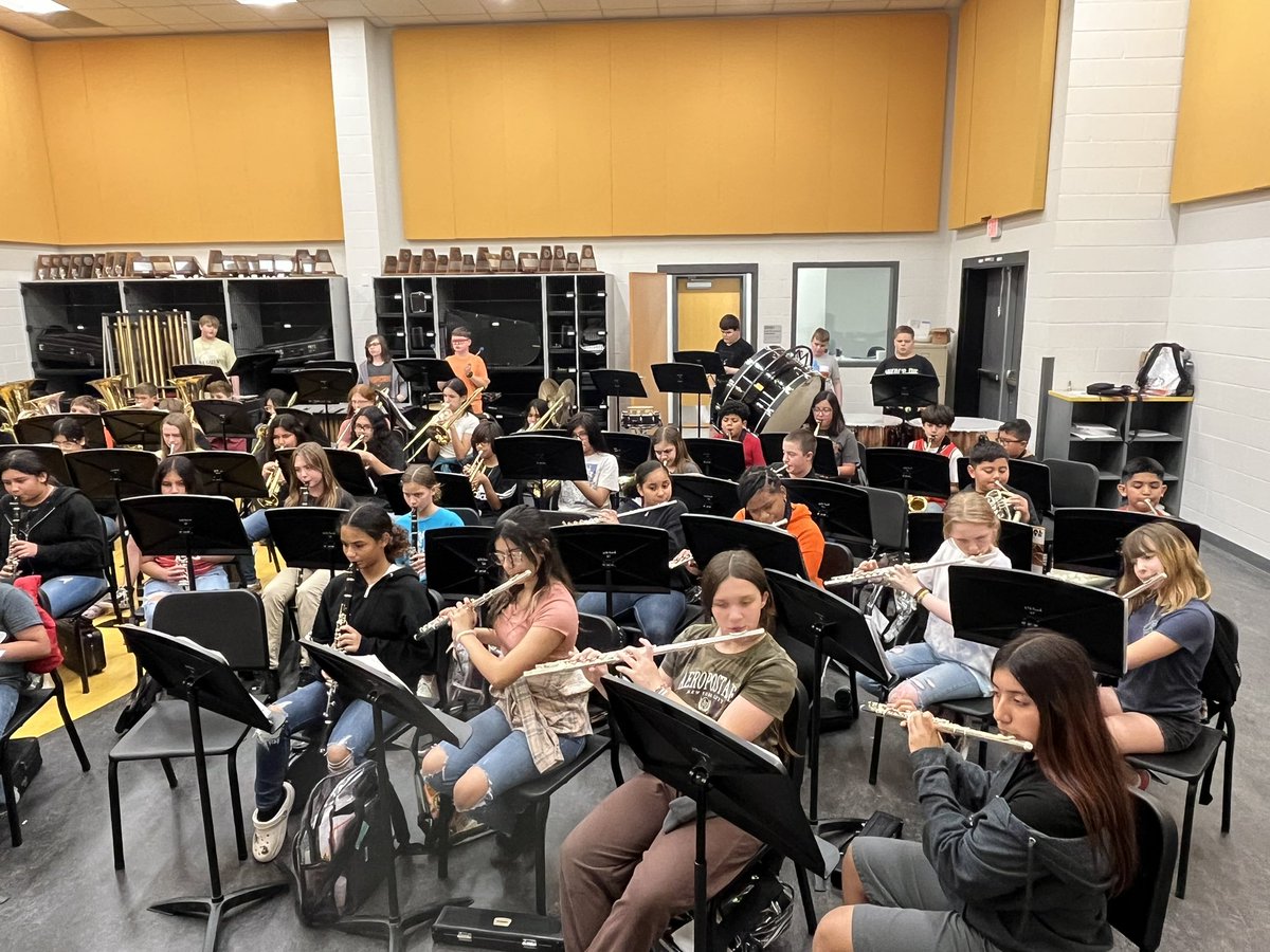 AJBtoroband's tweet photo. Last rehearsal before our Beginner Band compete in their first contest!

#MusicforAll #BeginnerBand #ContestPrep https://t.co/GAMYsepRgA
