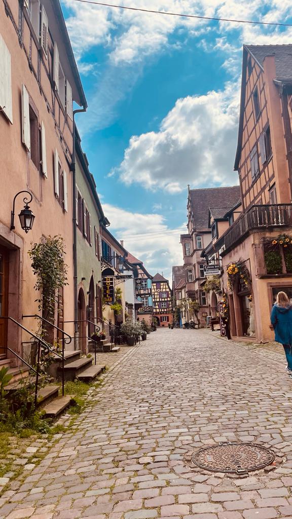 Siff66's tweet photo. Fünfte Etappe von Strasbourg nach Colmar. Dank kaltem Rückenwind waren die 85km gut zu machen. Der kleine Zwischenhalt in Riquewihr hat sich gelohnt.👍 https://t.co/4bf2zjXBtn
