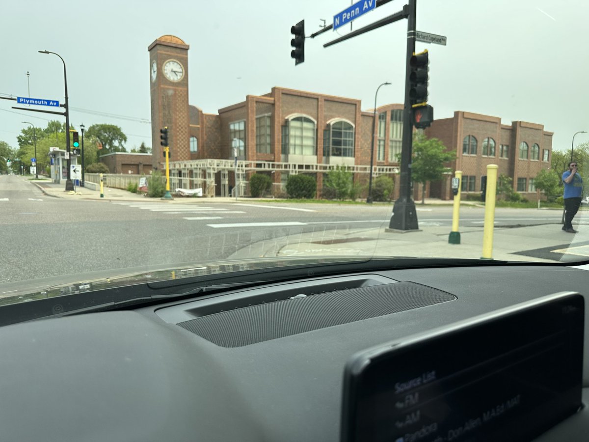 DonAllen02's tweet photo. What happened to this piece of prime real estate? https://t.co/1KPgDp5377