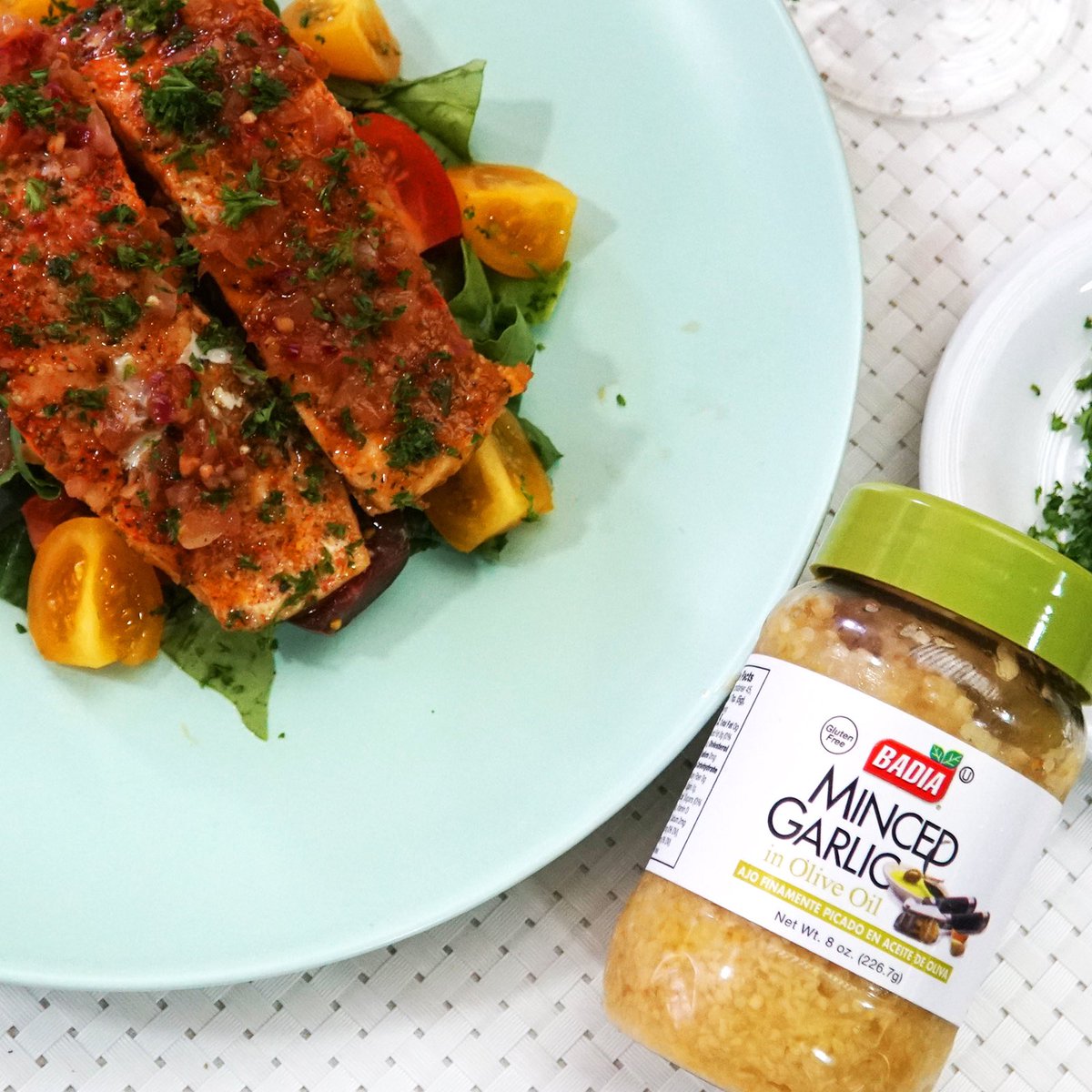 BadiaSpices's tweet photo. π§ Save time on #DinnerPrep with Badia #MincedGarlic in #OliveOil! Made from fresh garlic, this convenient product is perfect for any recipe that calls for garlic.
π SHOP NOW: https://t.co/CyLzU6Nb2l
#iHeartBadia #garlic #MealPrep #DinnerRecipes #EasyMealIdea https://t.co/ayTbiC399E