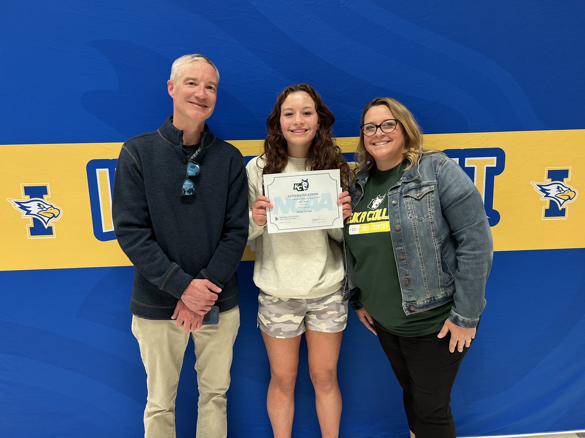 Some IHS Eagles headed to NCAA Division III,and elsewhere were celebrated at a new "Next Level" ceremony! Congrats to all and, as Athletics Director Kim Schon put it, best of luck as you get ready to "leave the nest!"

Full gallery now facebook.com/WestIrondequoi…