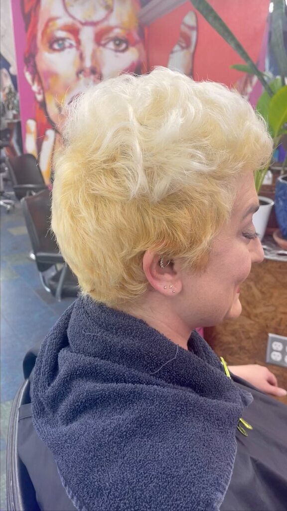 DahlingDaughter's tweet photo. TFW your stylist/colorist is a GENIUS! Thank you for the AMAAAAAZING hair! It is literal 🔥! https://t.co/fybY2qfBxO https://t.co/eMDoouCzJp