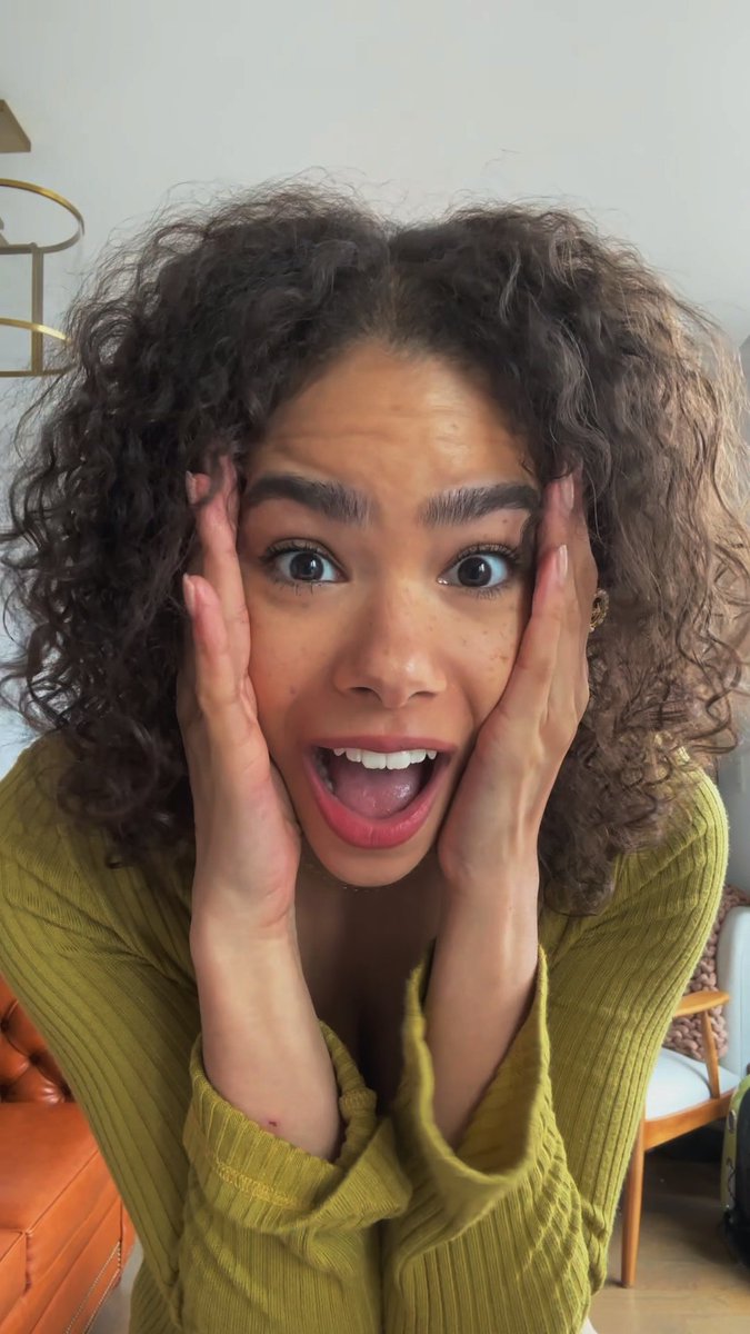 cricri on Twitter "SCREAMING CRYING THROWING UO KICKING MY FEET IN THE