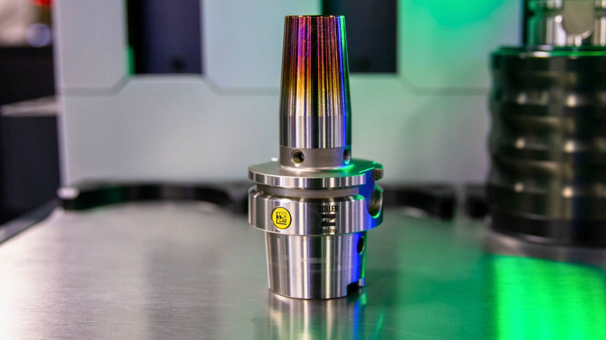 ZollerInc's tweet photo. We had a fantastic time showing @IanSandusky and@prac_machinist the new #ZOLLER technology at #EASTEC, including our new line of smart #toolholders. They include a #digitaltwin and are equipped with the ZOLLER »idChip«. Check them out at booth 5432 or at https://t.co/3UmshYqBeq. https://t.co/dtseP87IYG